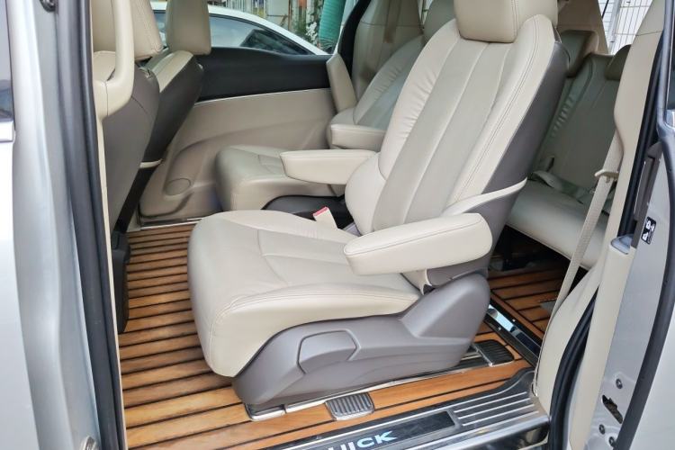 Used Buick GL8 2011 3.0L XT Luxury Business Flagship Edition Left Rear Seat
