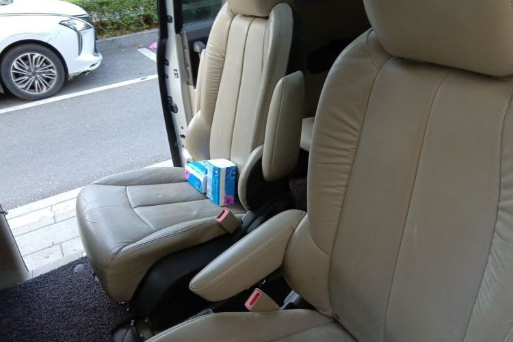 Used Buick GL8 2011 3.0L XT Luxury Business Flagship Edition Left Rear Seat