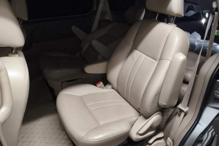 Used Buick GL8 2011 2.4L LT Executive Edition Left Rear Seat