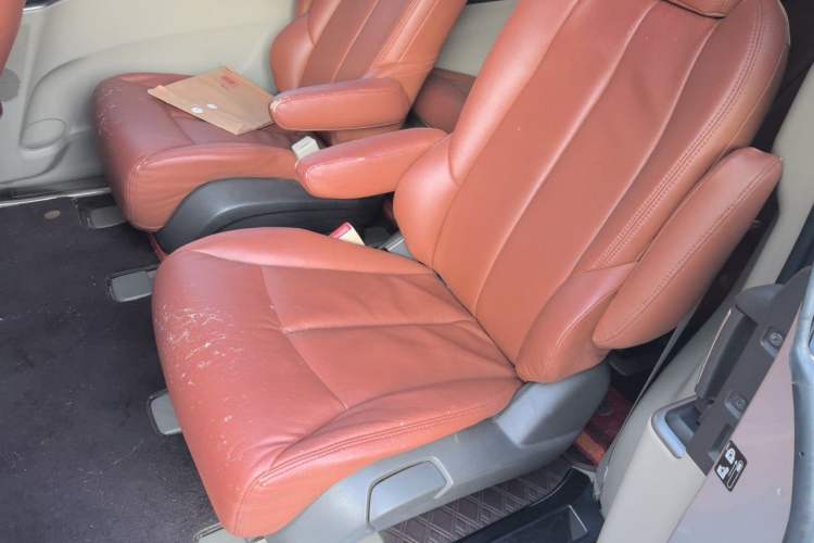 Used Buick GL8 2011 2.4L CT Comfort Edition Left Rear Seat