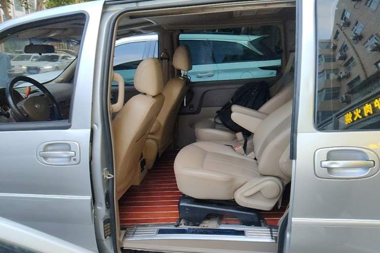 Used Buick GL8 2011 2.4L LT Executive Edition Left Rear Seat
