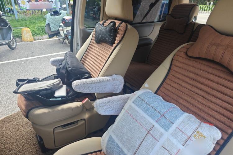 Used Buick GL8 2011 2.4L CT Comfort Edition Left Rear Seat