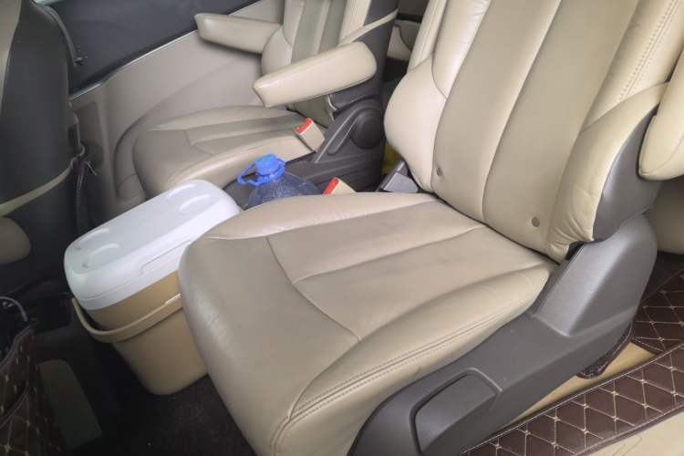 Used Buick GL8 2011 2.4L LT Luxury Business Executive Edition Left Rear Seat
