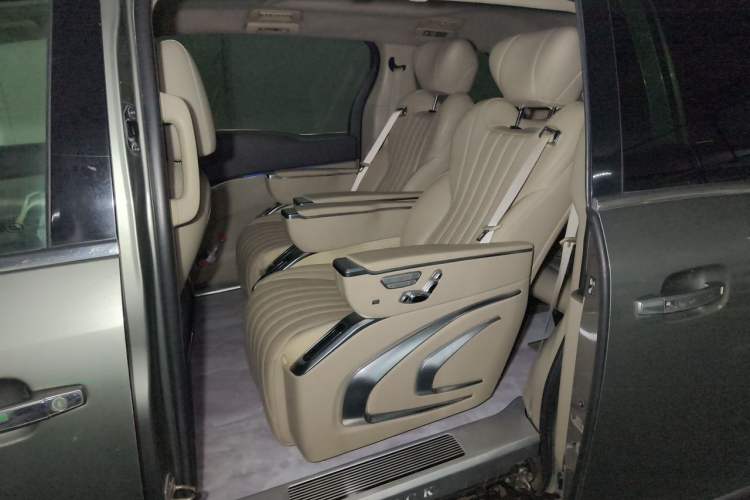Used Buick GL8 2011 3.0L GT Luxury Business Haoya Edition Left Rear Seat