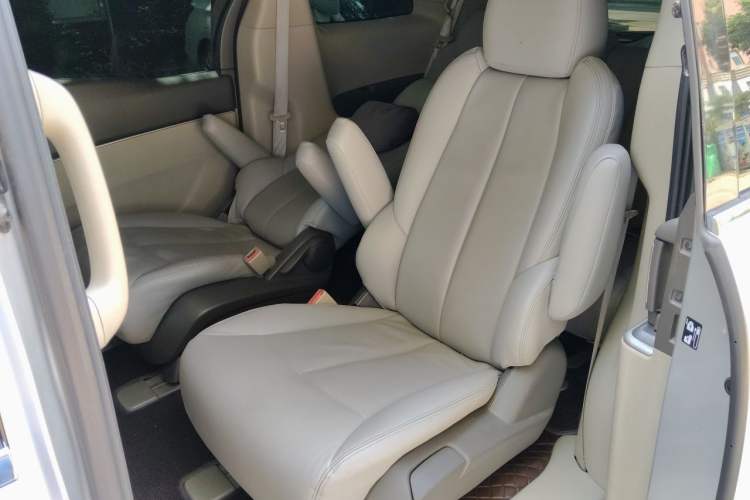 Used Buick GL8 2011 2.4L CT Luxury Business Comfort Edition Left Rear Seat