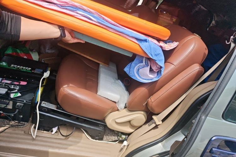 Used Buick GL8 2011 2.4L CT Comfort Edition Left Rear Seat