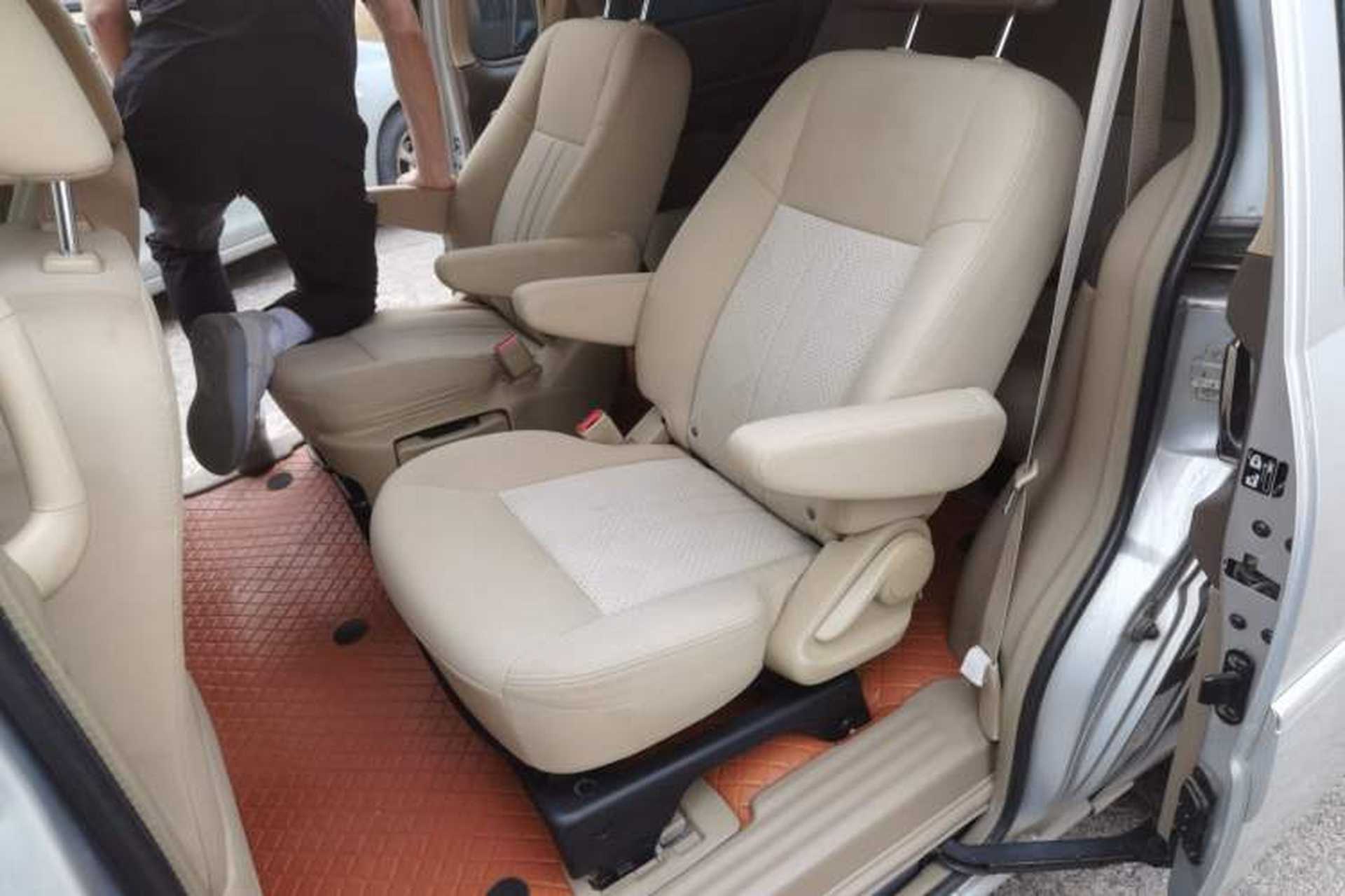 Used Buick GL8 2011 2.4L CT Comfort Edition Left Rear Seat