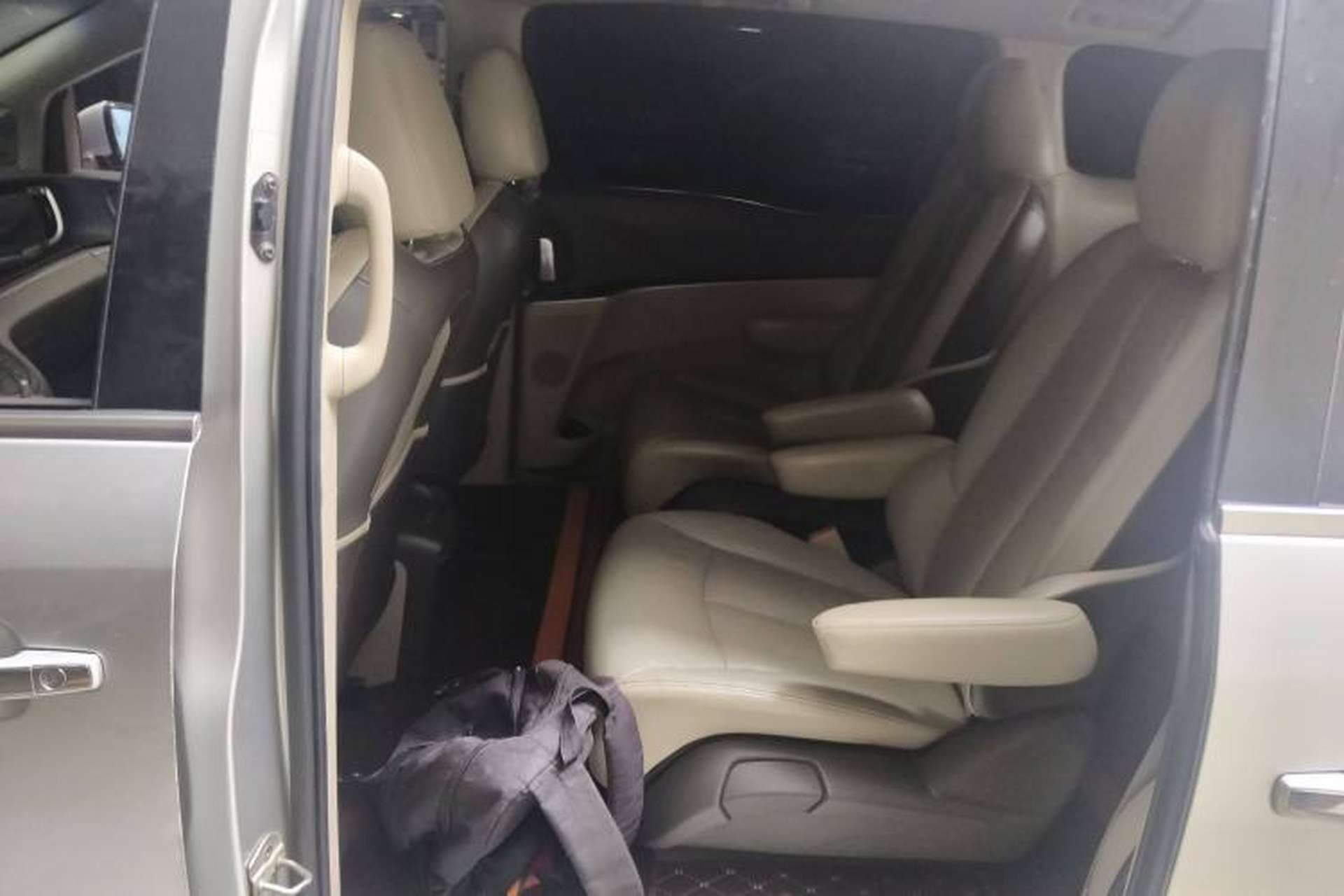 Used Buick GL8 2011 3.0L GT Luxury Business Haoya Edition Left Rear Seat