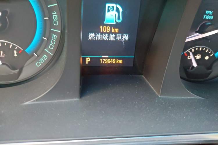 Used Buick GL8 2011 3.0L XT Luxury Business Flagship Edition Odometer Close Up