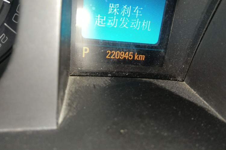 Used Buick GL8 2011 3.0L XT Luxury Business Flagship Edition Odometer Close Up