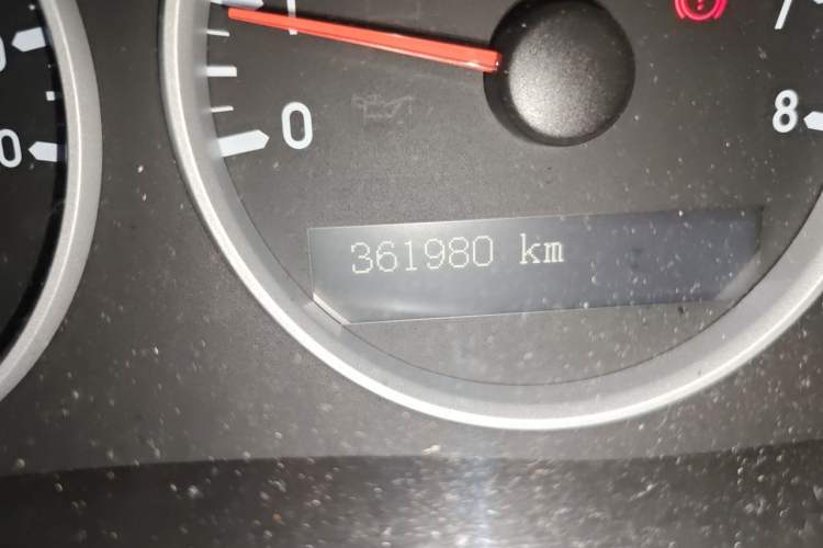 Used Buick GL8 2011 2.4L CT Comfort Edition Odometer Close Up