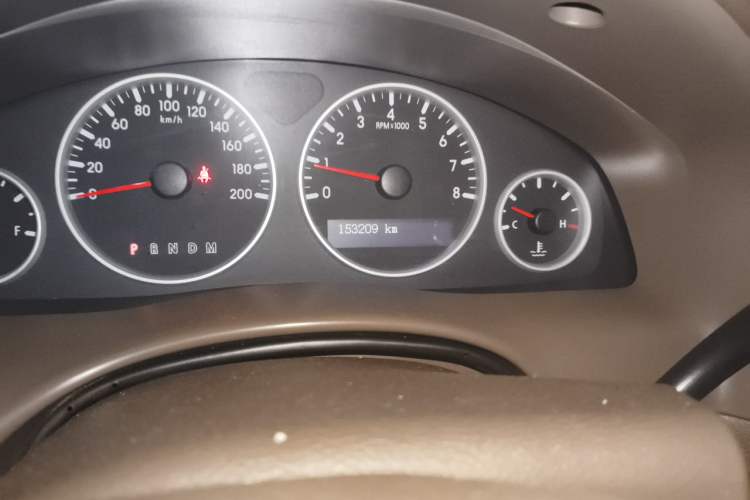 Used Buick GL8 2011 2.4L LT Executive Edition Odometer Close Up