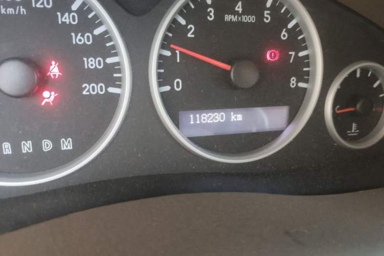 Used Buick GL8 2011 2.4L CT Comfort Edition Odometer Close Up