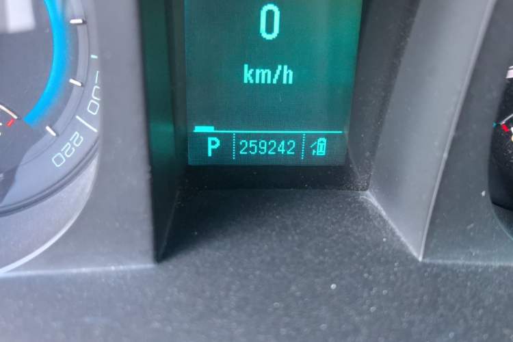 Used Buick GL8 2011 2.4L CT Comfort Edition Odometer Close Up