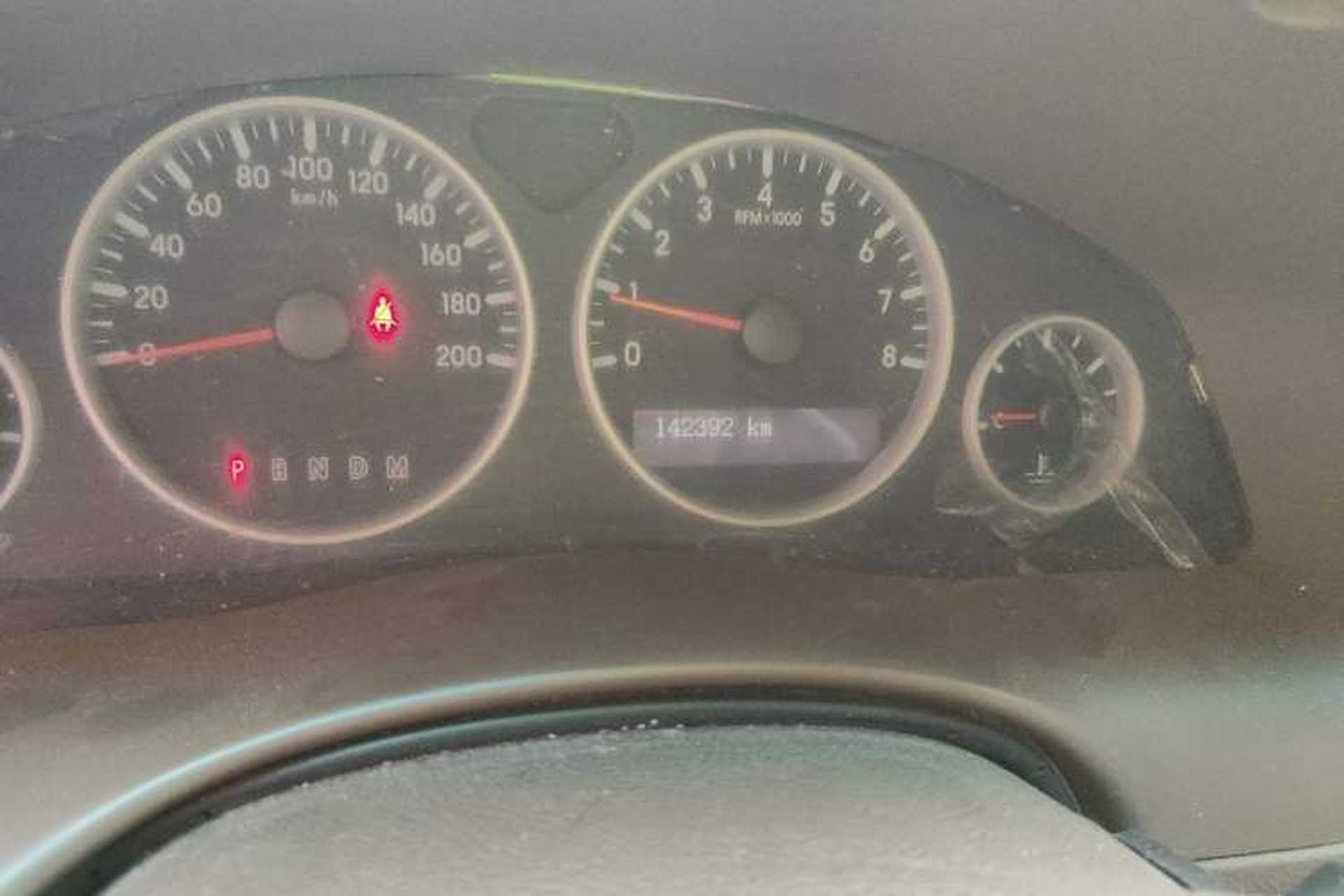 Used Buick GL8 2011 2.4L CT Comfort Edition Odometer Close Up