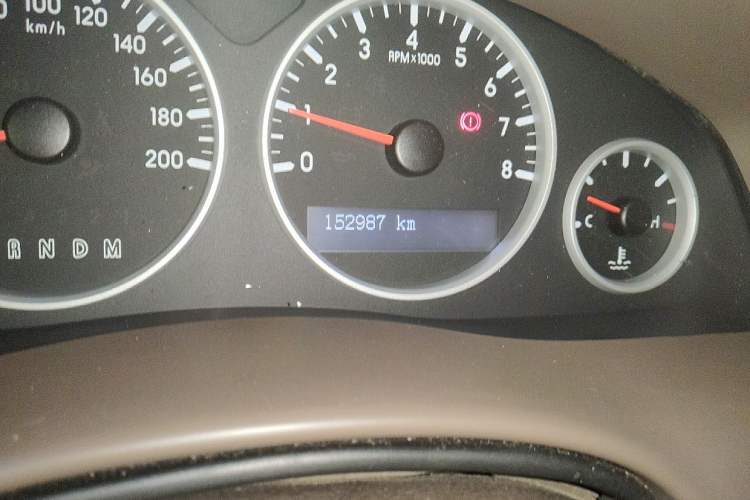 Used Buick GL8 2011 2.4L LT Executive Edition Odometer Close Up