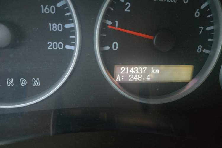Used Buick GL8 2011 2.4L CT Comfort Edition Odometer Close Up