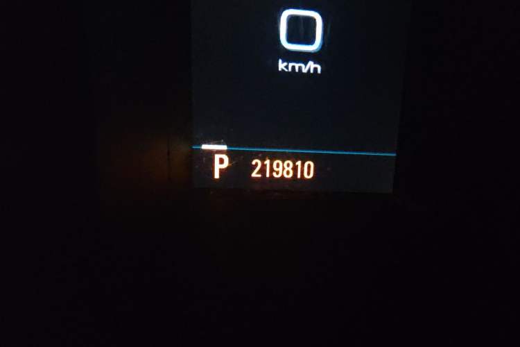 Used Buick GL8 2011 3.0L XT Luxury Business Flagship Edition Odometer Close Up