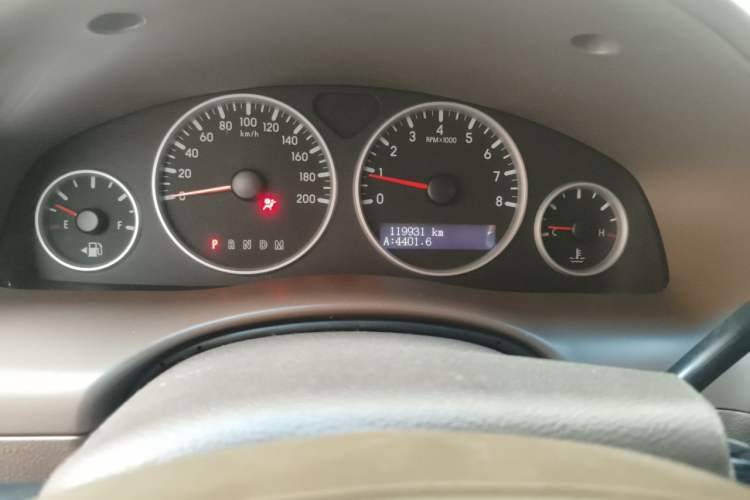 Used Buick GL8 2011 2.4L CT Comfort Edition Odometer Close Up