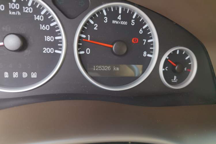 Used Buick GL8 2011 2.4L CT Comfort Edition Odometer Close Up
