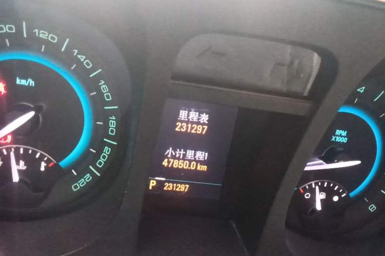 Used Buick GL8 2011 2.4L LT Luxury Business Executive Edition Odometer Close Up