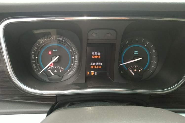 Used Buick GL8 2011 3.0L XT Luxury Business Flagship Edition Odometer Close Up