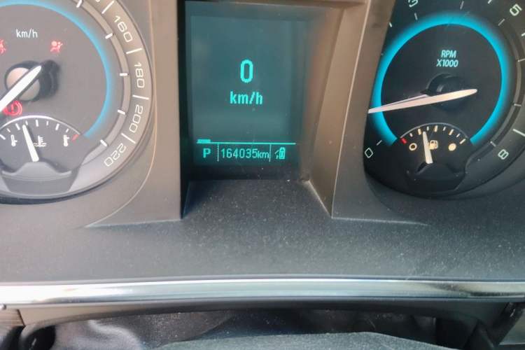 Used Buick GL8 2011 2.4L CT Luxury Business Comfort Edition Odometer Close Up