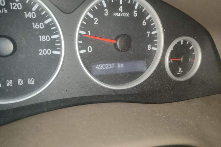 Used Buick GL8 2011 2.4L LT Executive Edition Odometer Close Up