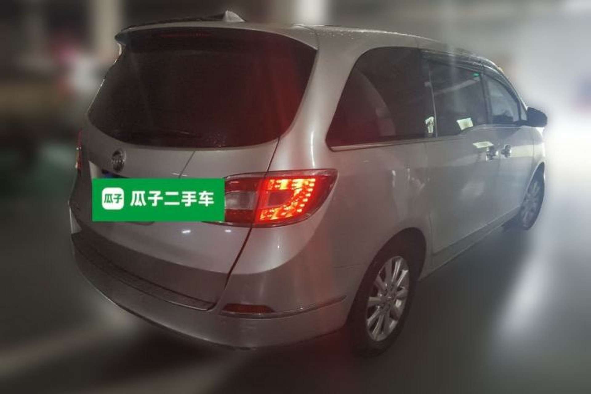 Used Buick GL8 2011 3.0L GT Luxury Business Haoya Edition Rear Right 45 Deg