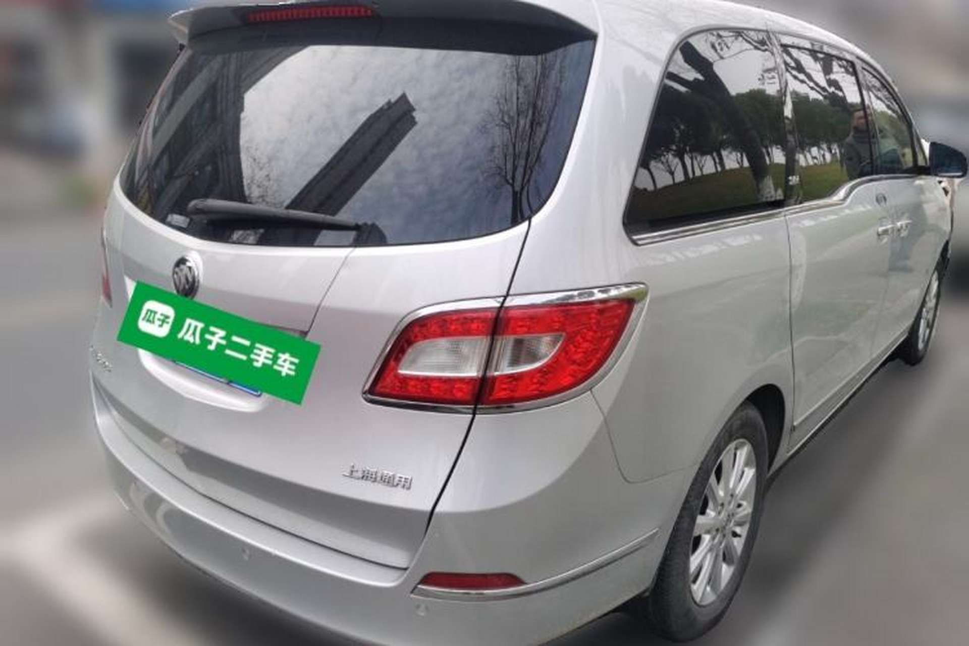 Used Buick GL8 2011 3.0L XT Luxury Business Flagship Edition Rear Right 45 Deg