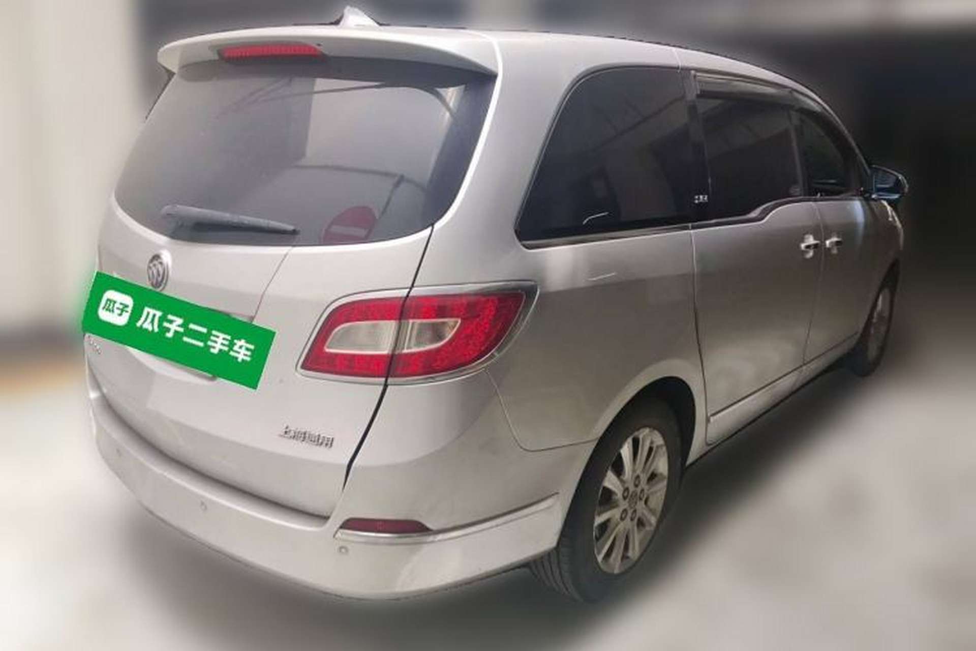 Used Buick GL8 2011 3.0L GT Luxury Business Haoya Edition Rear Right 45 Deg