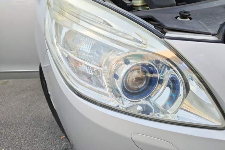 Used Buick GL8 2011 3.0L XT Luxury Business Flagship Edition Right Front Headlight