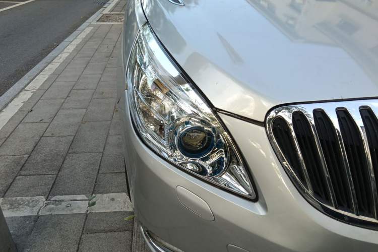 Used Buick GL8 2011 3.0L XT Luxury Business Flagship Edition Right Front Headlight