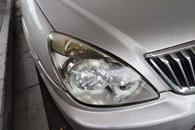 Used Buick GL8 2011 2.4L CT Comfort Edition Right Front Headlight