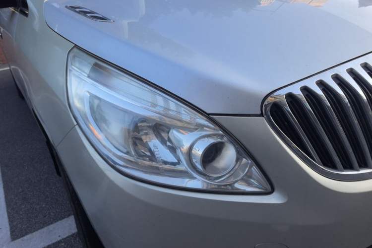 Used Buick GL8 2011 2.4L CT Comfort Edition Right Front Headlight