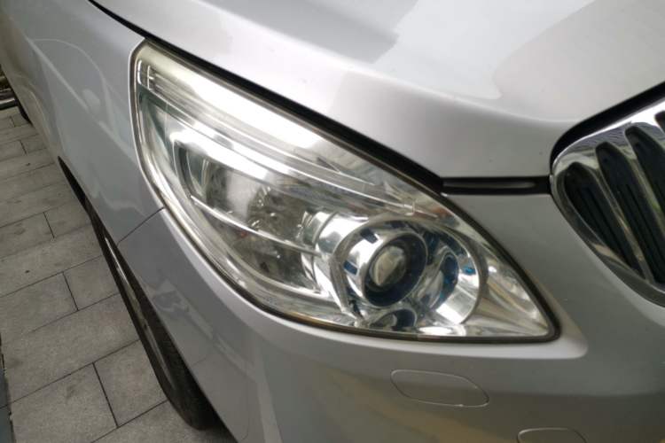 Used Buick GL8 2011 3.0L GT Luxury Business Haoya Edition Right Front Headlight