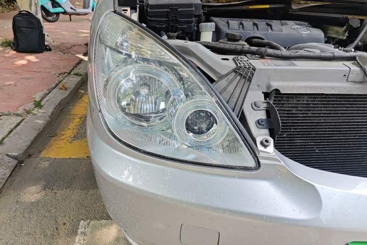 Used Buick GL8 2011 2.4L CT Comfort Edition Right Front Headlight