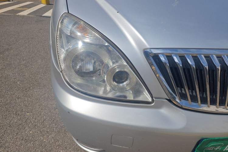 Used Buick GL8 2011 2.4L CT Comfort Edition Right Front Headlight