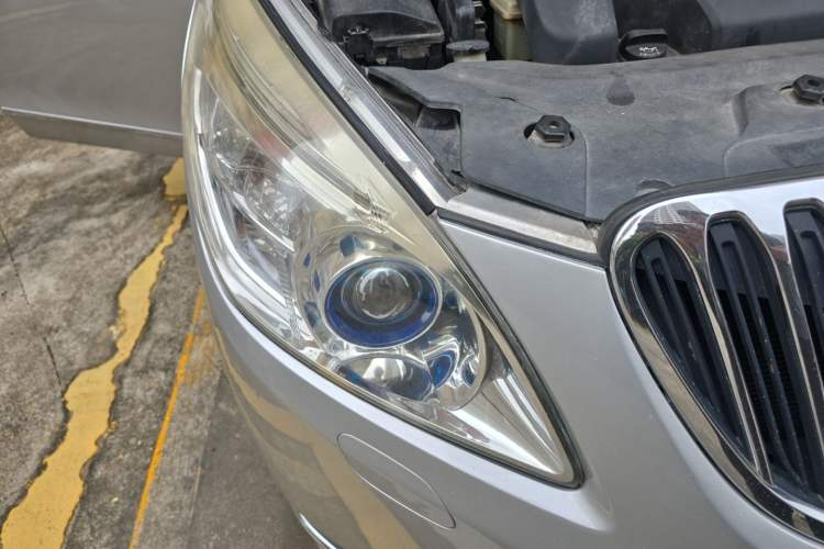 Used Buick GL8 2011 3.0L GT Luxury Business Haoya Edition Right Front Headlight