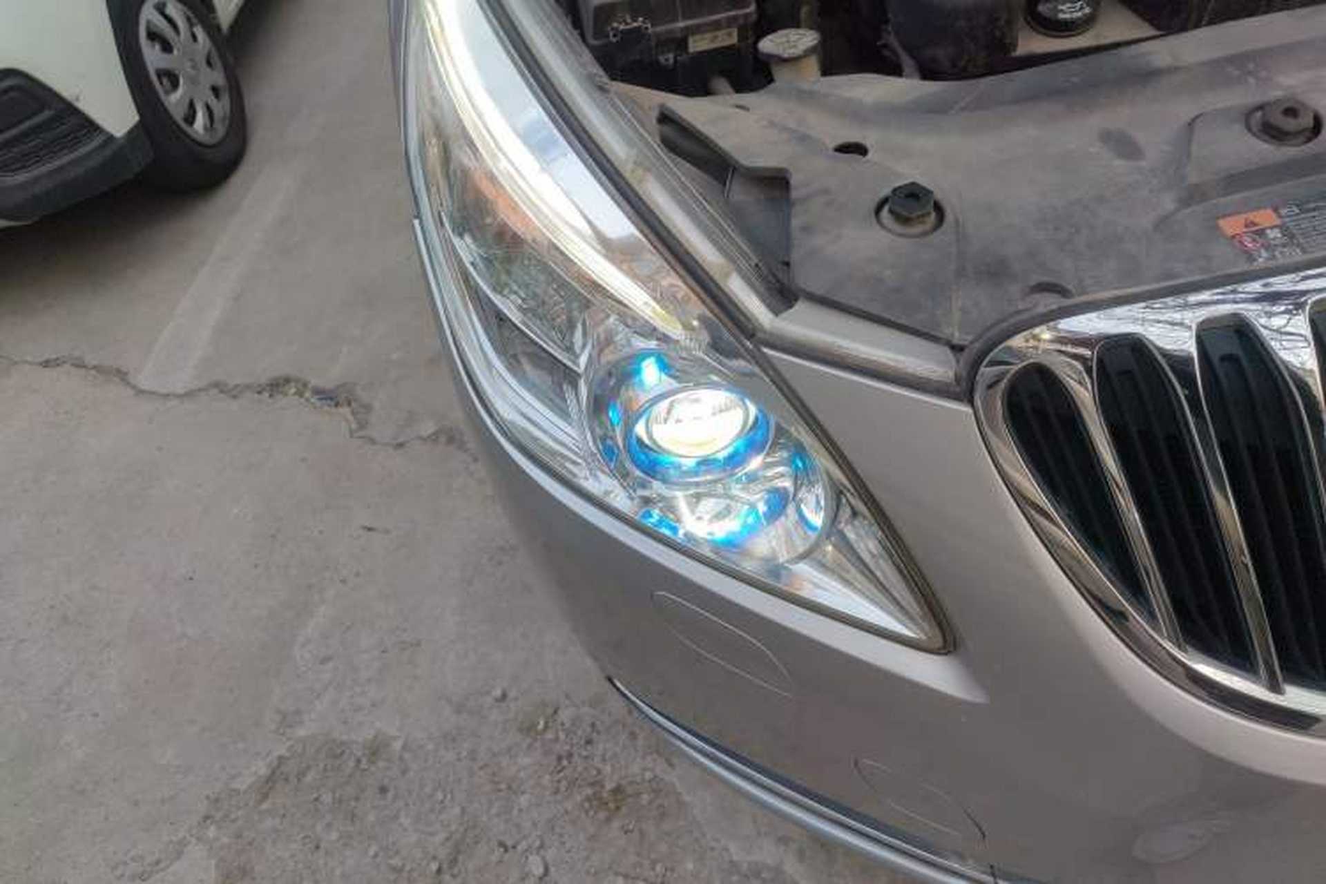 Used Buick GL8 2011 3.0L GT Luxury Business Haoya Edition Right Front Headlight