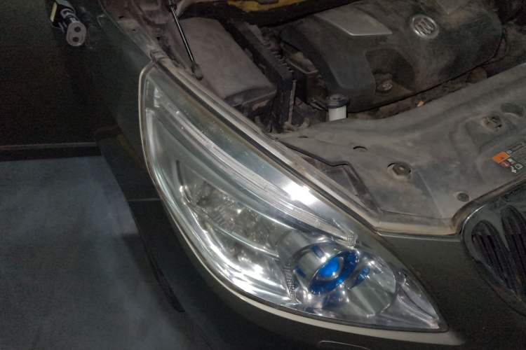 Used Buick GL8 2011 3.0L GT Luxury Business Haoya Edition Right Front Headlight