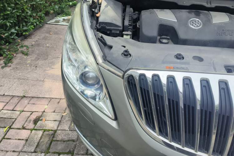 Used Buick GL8 2011 3.0L GT Luxury Business Haoya Edition Right Front Headlight