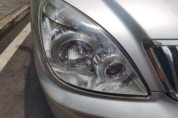 Used Buick GL8 2011 2.4L CT Comfort Edition Right Front Headlight