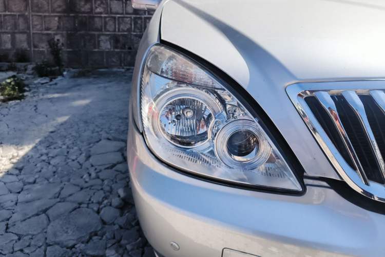 Used Buick GL8 2011 2.4L CT Comfort Edition Right Front Headlight