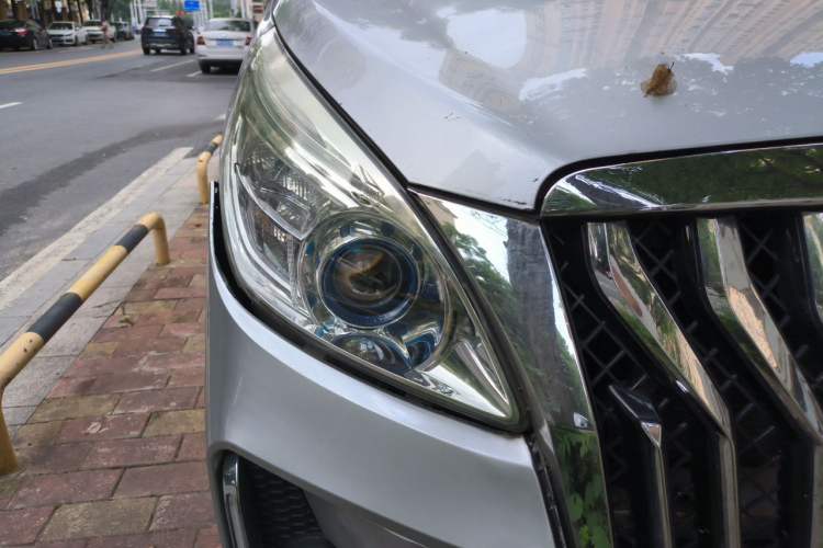Used Buick GL8 2011 3.0L XT Luxury Business Flagship Edition Right Front Headlight