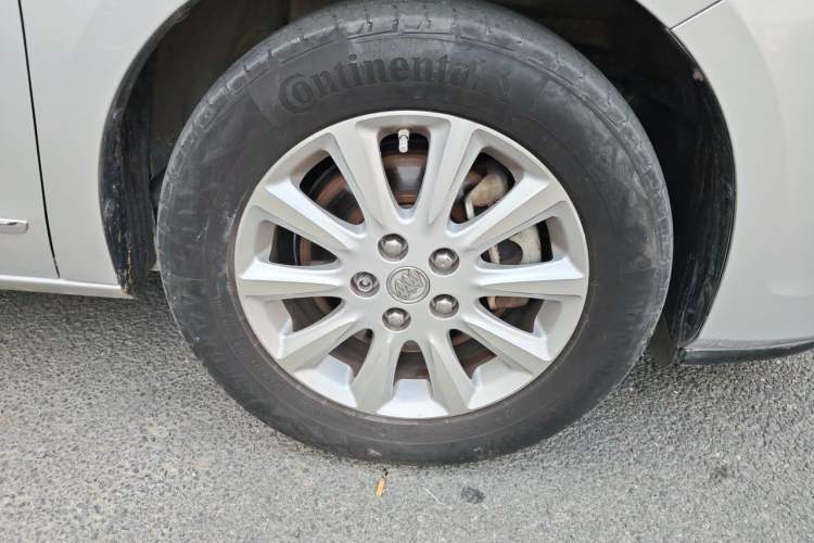Used Buick GL8 2011 3.0L XT Luxury Business Flagship Edition Right Front Wheel Hub