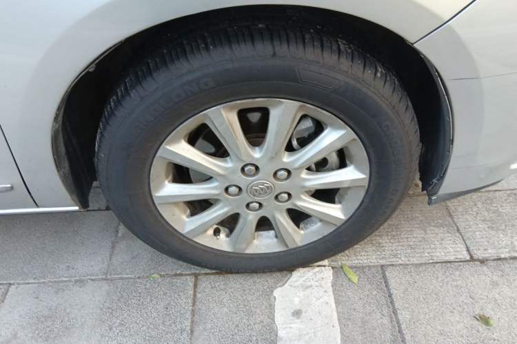 Used Buick GL8 2011 3.0L XT Luxury Business Flagship Edition Right Front Wheel Hub