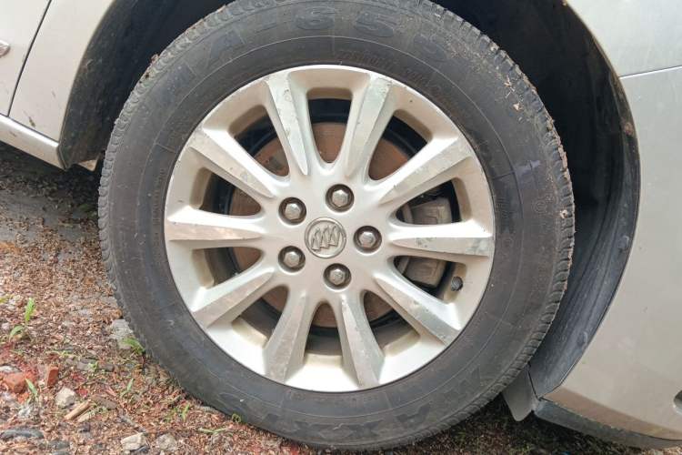 Used Buick GL8 2011 3.0L GT Luxury Business Haoya Edition Right Front Wheel Hub