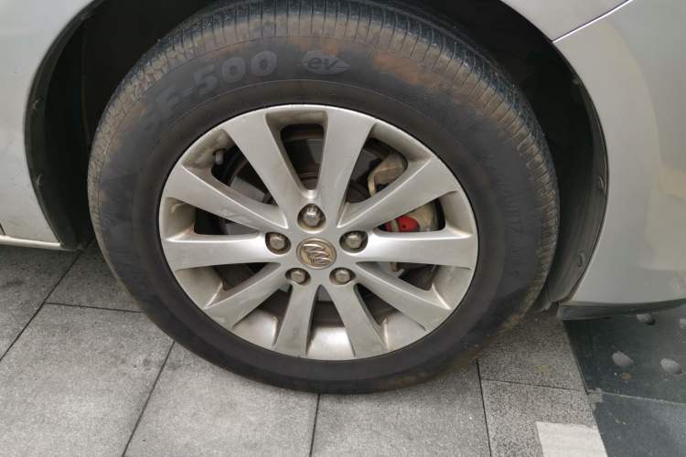 Used Buick GL8 2011 3.0L GT Luxury Business Haoya Edition Right Front Wheel Hub