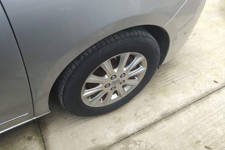 Used Buick GL8 2011 3.0L XT Luxury Business Flagship Edition Right Front Wheel Hub